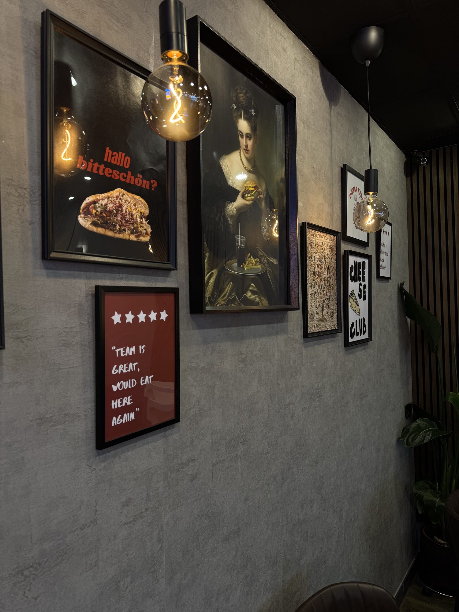 keyf-et Wandgestaltung mit Cheese Club Print